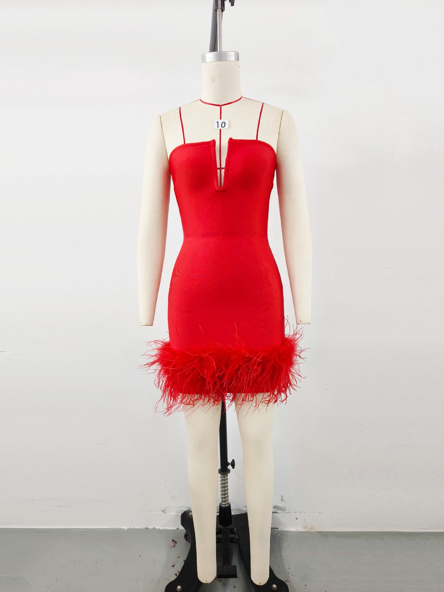 Deep V Strapless Ostrich Feather Hip-Wrapped Short Dress