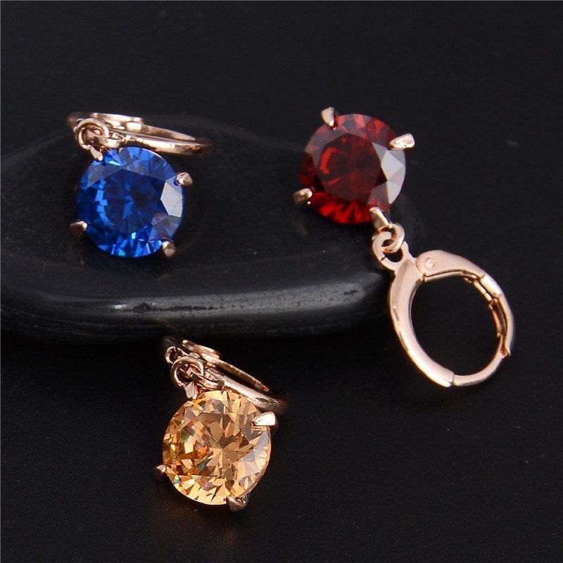 Cute and Pretty 1 Pair Gold Color Cubic Zirconia Elegant Woman Hoop Earrings For Christmas Gift