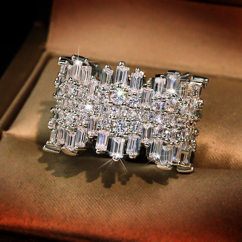 Women's Luxurious Irregular Micro Set Full Circle Zircon Ring
