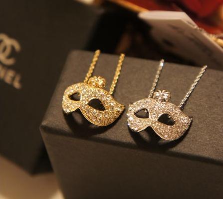 Short Clavicle Chain