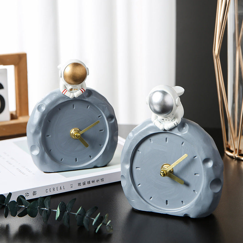 Astronaut Creative Children''s Room Bookcase Desktop Astronaut Clock Trinket Boy''s Bedroom Bedside Decoration