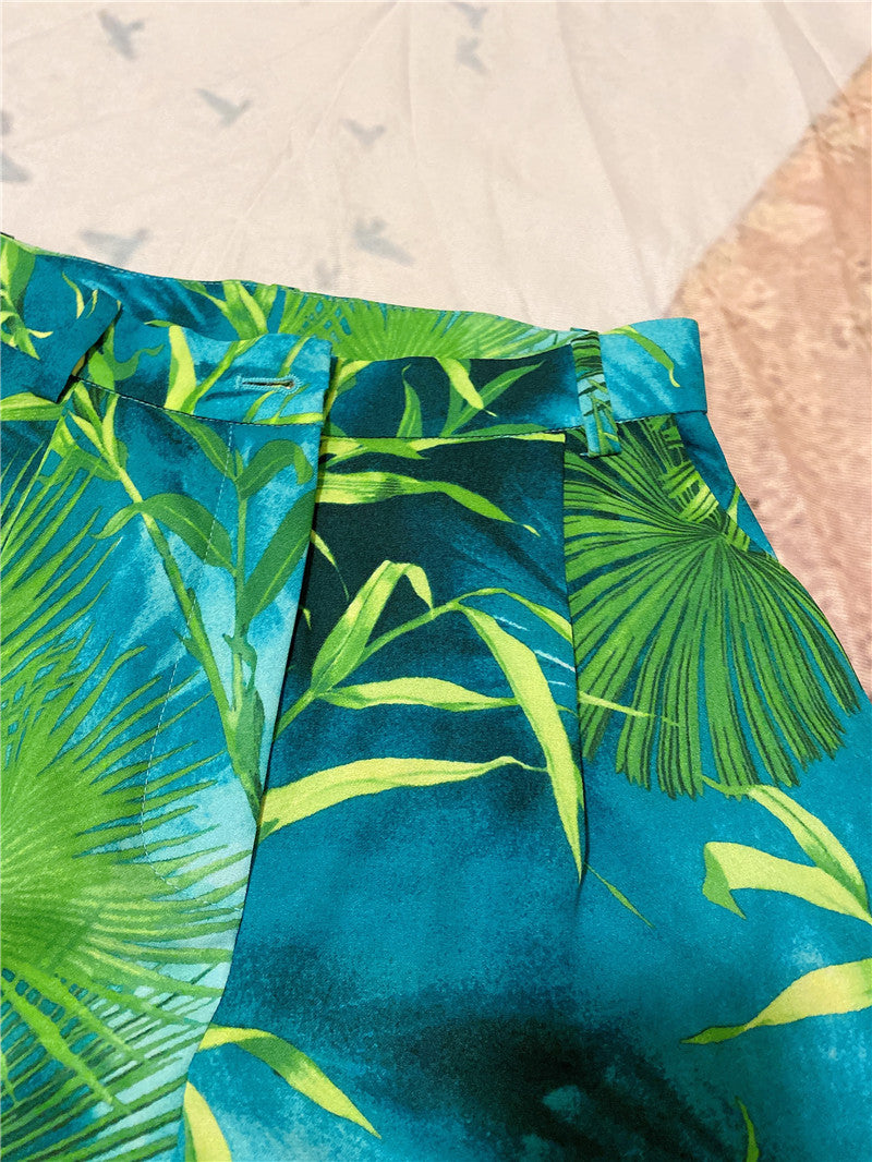 Fashion Medusa Button High Waist Shorts