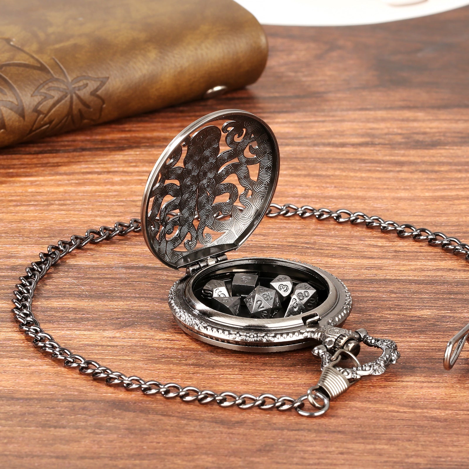 Thick Chain Octopus Symmetrical Pocket Watch Set And Mini DND Dice Set, Equipped With 7 Game Polyhedral Metal Dice Dragons And Dungeon Tabletop Role-playing Game Dice