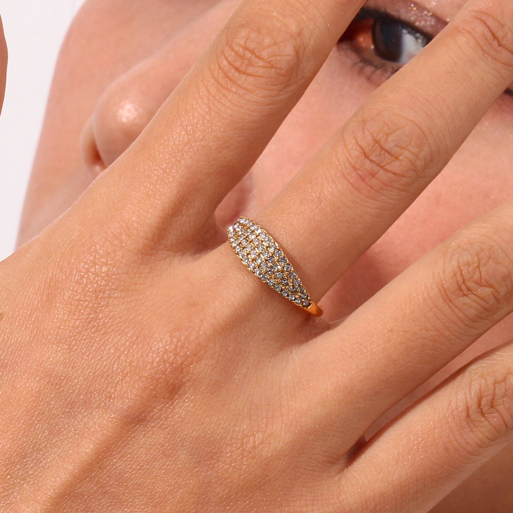 Ceaza Paved Gold Ring