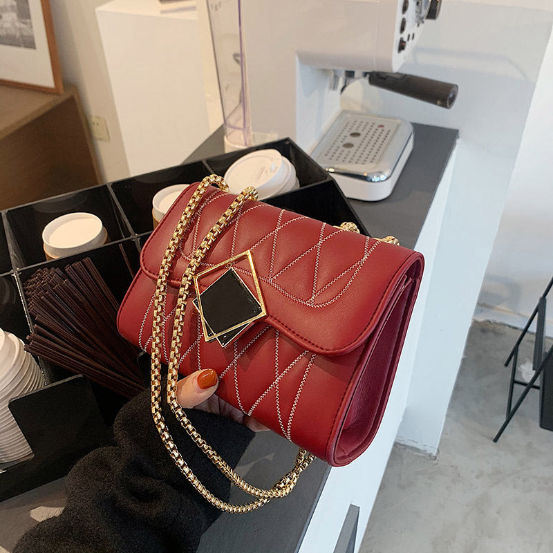 Chain Embroidered Thread With a Single Shoulder Bag