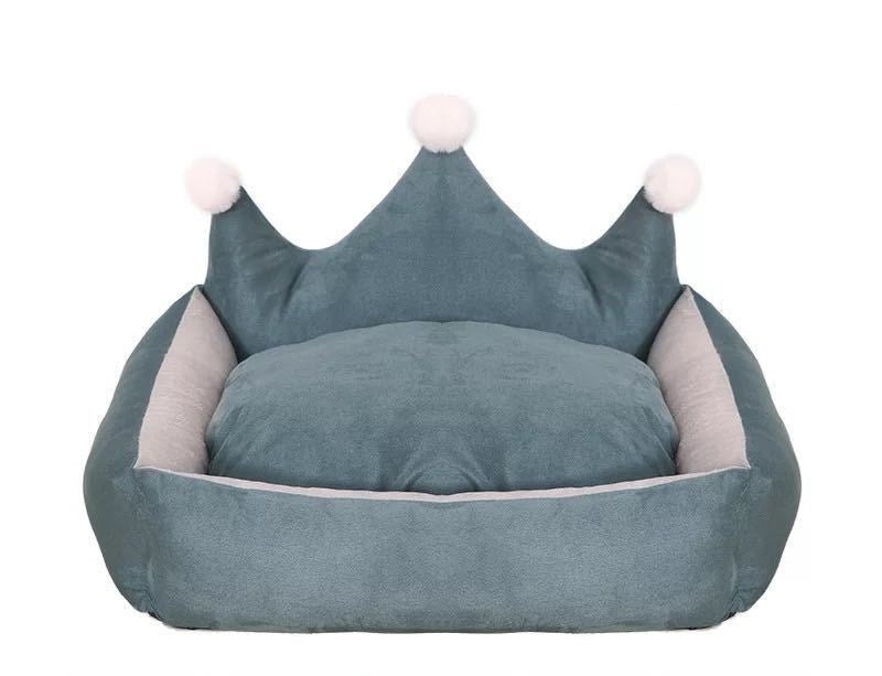 Scratch Resistant Crown Dog Bed