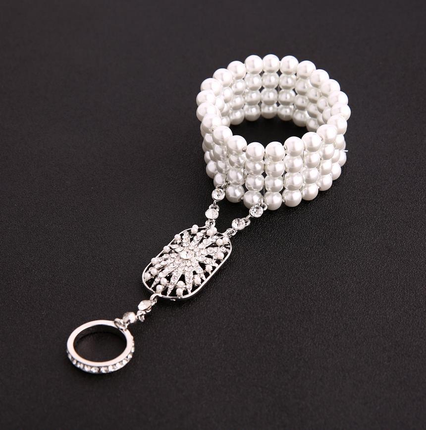 Amazing Gatsby Same Glass Pearl Bracelet