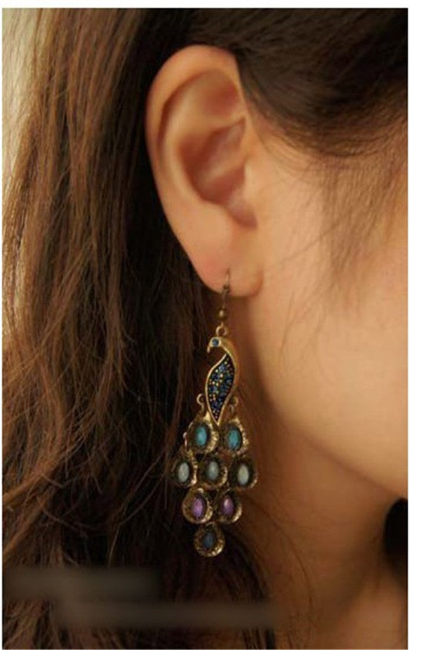 Miss Peacock Diamond Temperament Earrings