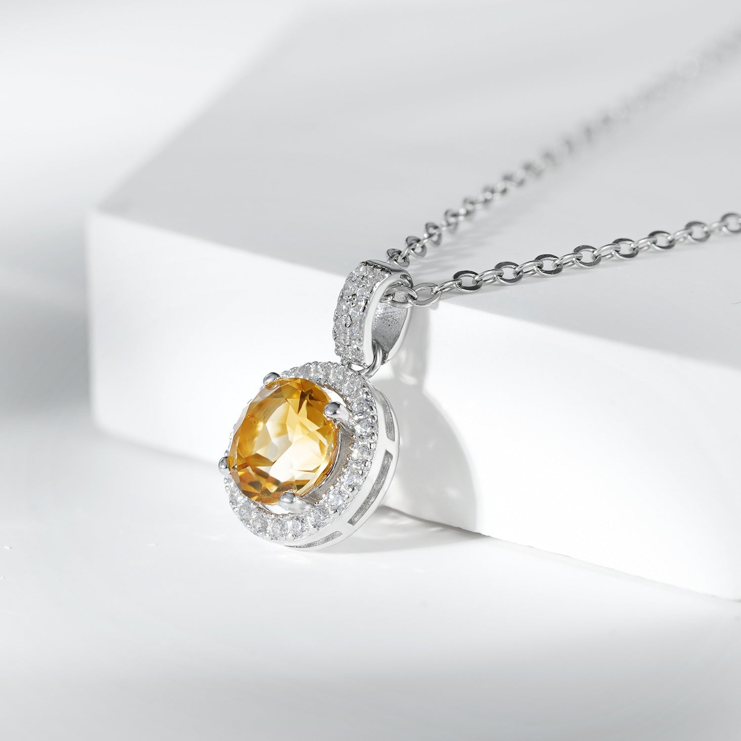 Luxurious Necklace Designed By A Small Group Of People, Korean Version, Simple Circular Pendant, 925 Silver With Natural Yellow Crystal Necklace