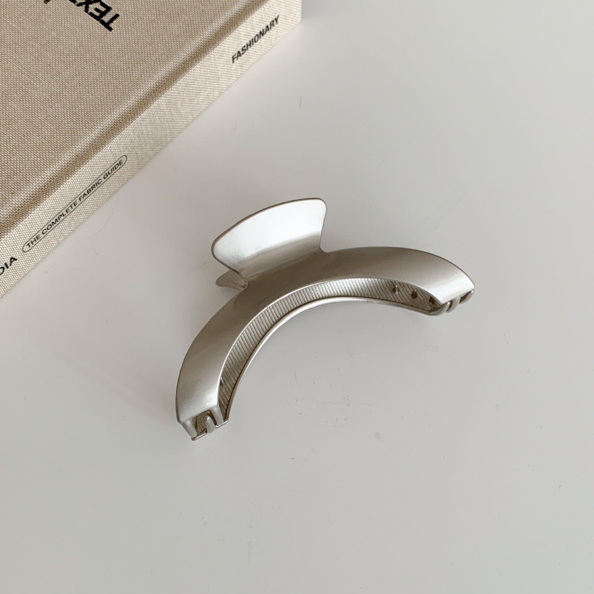 Metal Arch High-end Grip Advanced Sense Hair Accessory Clips