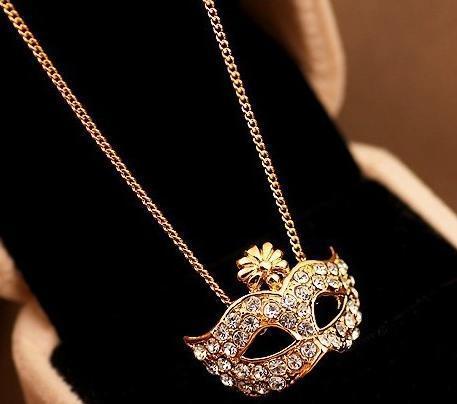 Short Clavicle Chain
