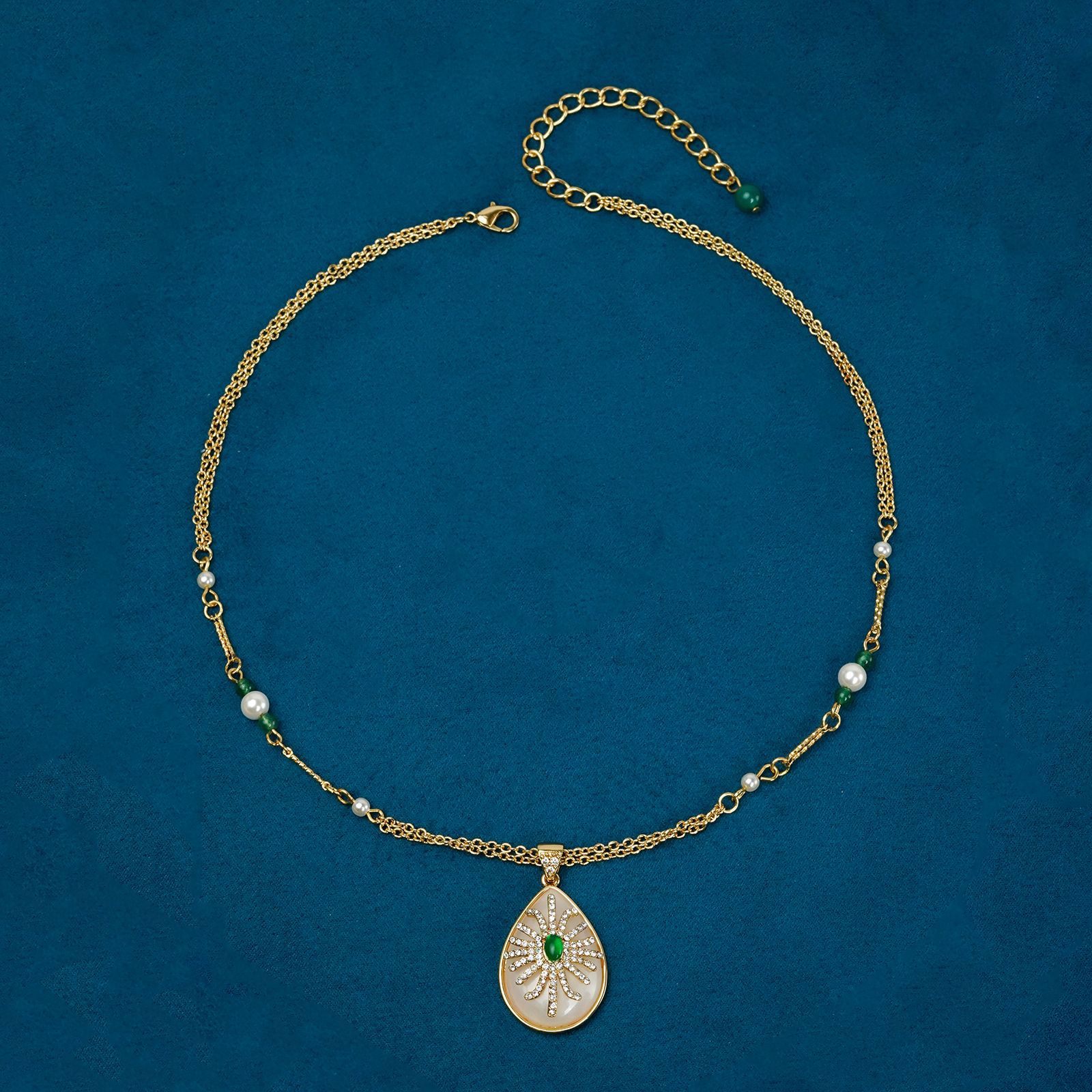Temperament Palace Feng Shui Drop Shaped Earnail Necklace Set