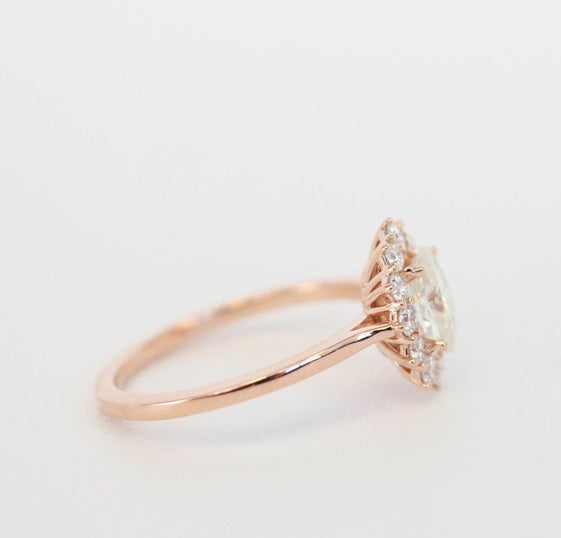 Wish Hot New Egg-Shaped Opal Opal Ring European Beauty Plated 18k Rose Gold Royal Jewelry