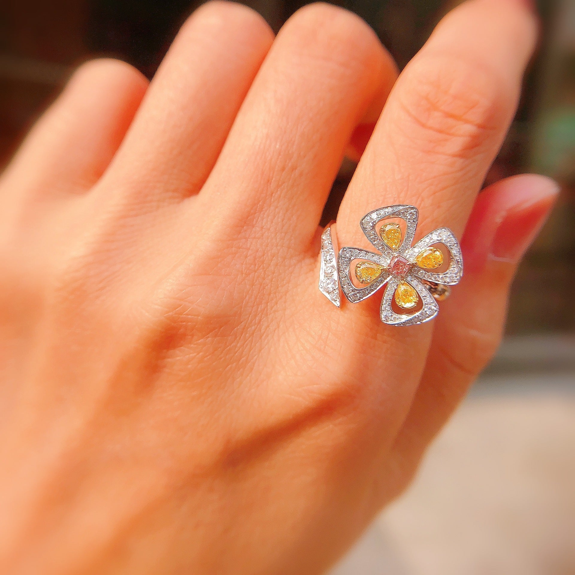 Yellow Diamond Four-Leaf Clover Crystal Female Ring