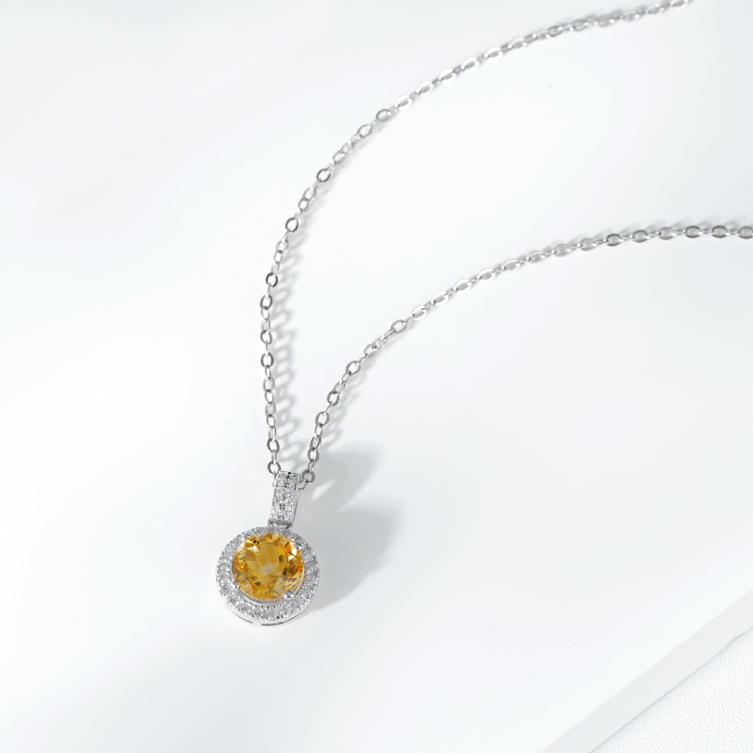 Luxurious Necklace Designed By A Small Group Of People, Korean Version, Simple Circular Pendant, 925 Silver With Natural Yellow Crystal Necklace