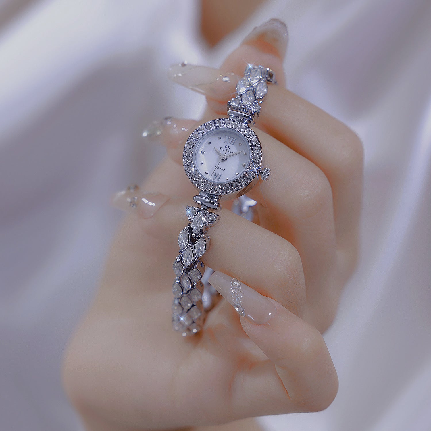 Baita Starry Horse Eye Zircon Light Luxury Exquisite Mermaid Watch