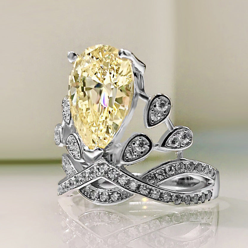 New Pear-Shaped Water Drop Personalized Yellow Diamond Crown 8x12mm Ring
