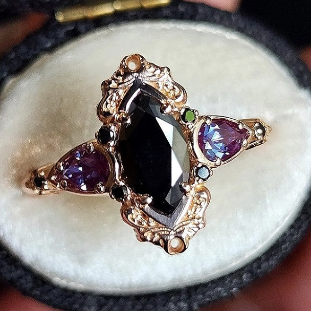 Rose Gold Inlaid Black Horse Eye Ring Mid-Ancient Colored