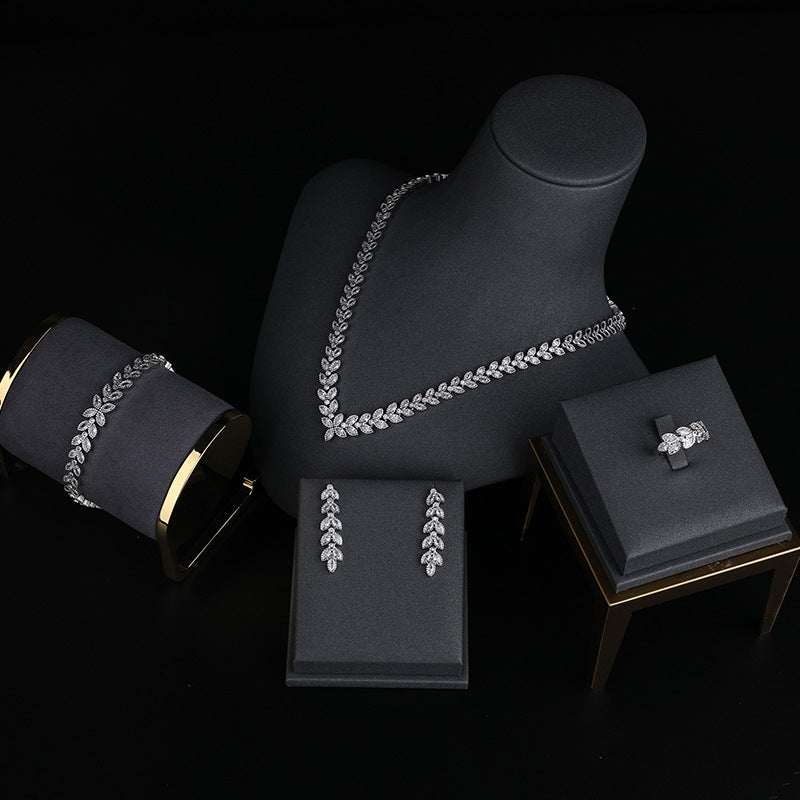 Zircon 4-Piece Set Lucky Dinner Ceremony Wedding Accessories