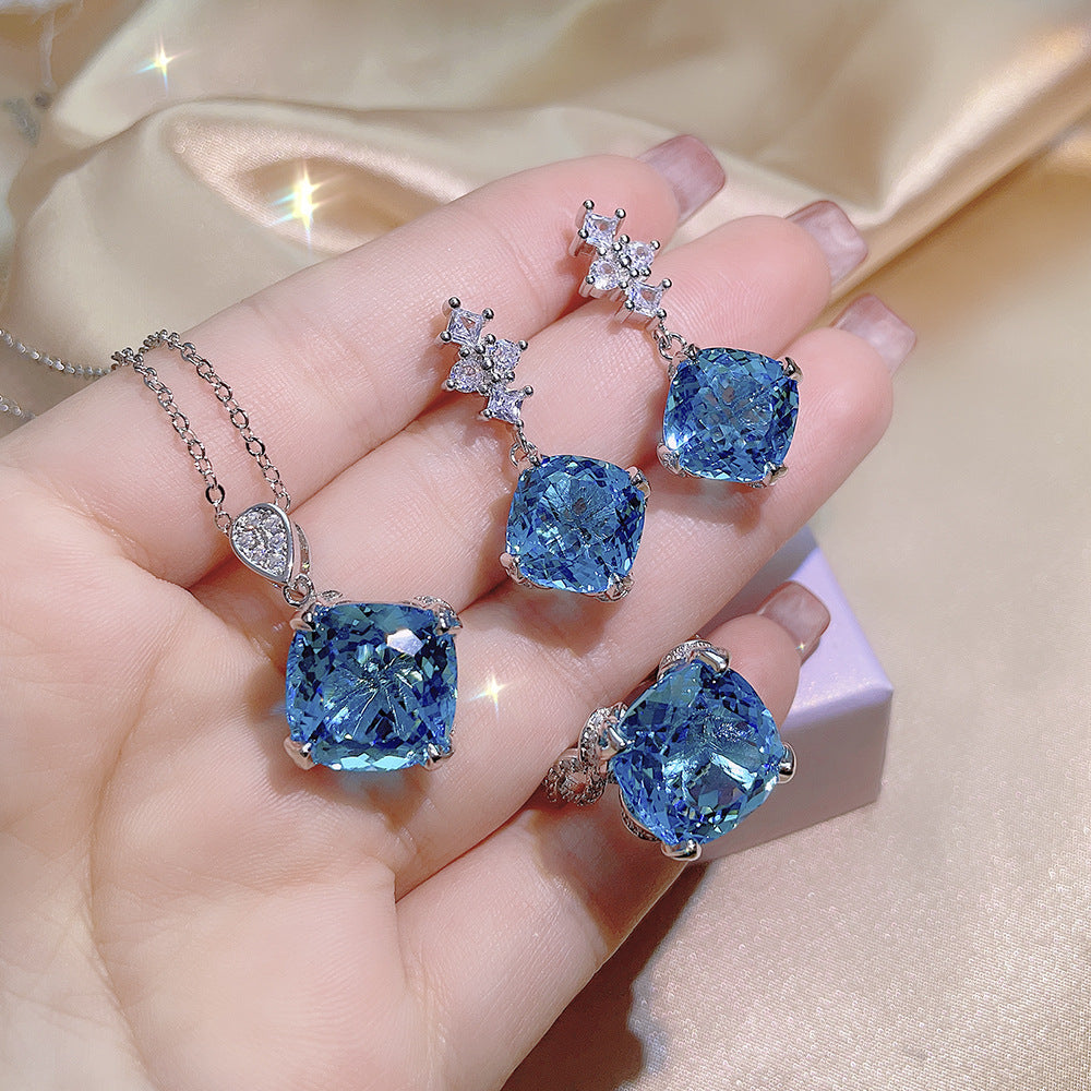 Aquamarine Topaz Pendant Yellow Diamond Suit