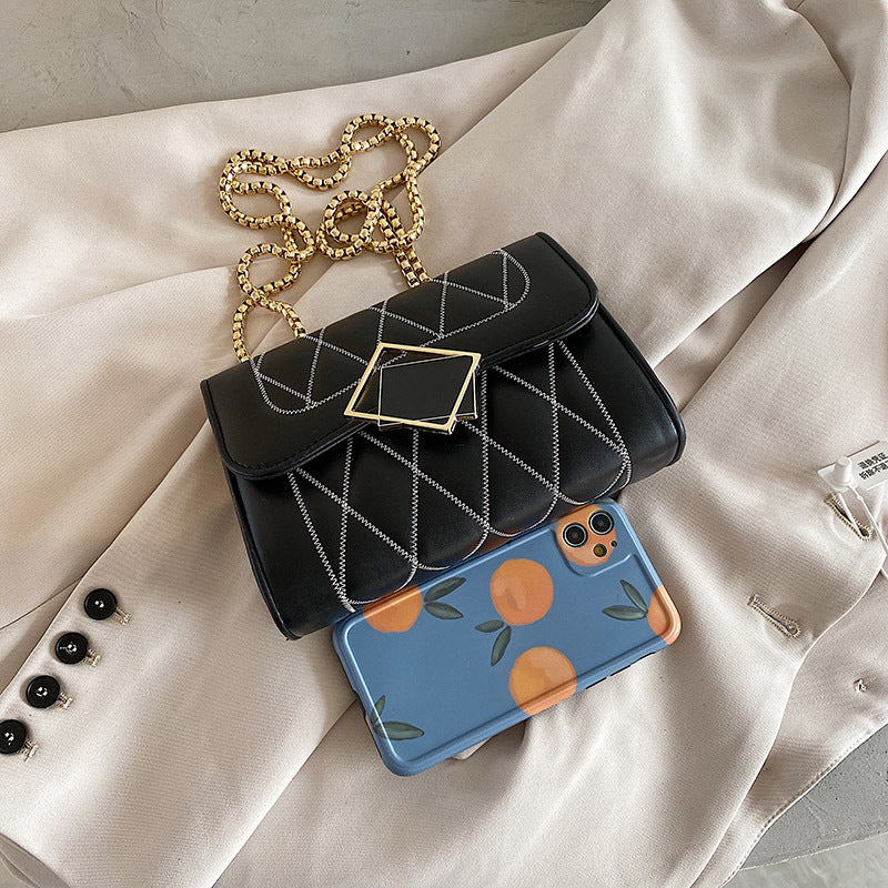 Chain Embroidered Thread With a Single Shoulder Bag