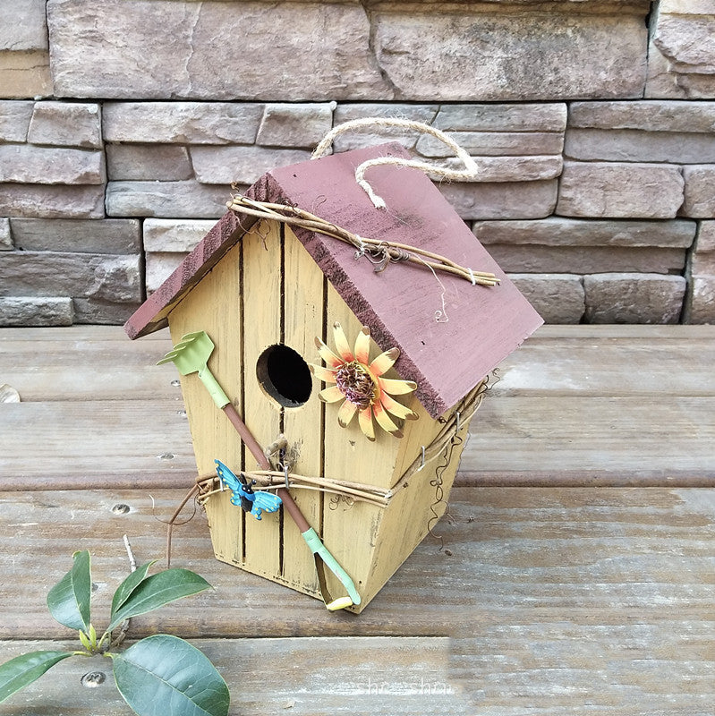 Rustic Wooden Bird House Chalet Bird Nest Outdoor Pendant Decoration