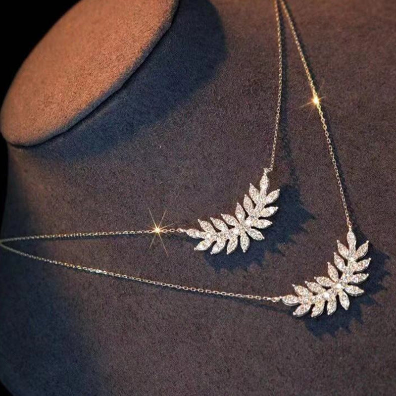 Women's Fashion New Feather Necklace