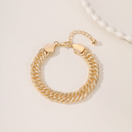 An Elegant And High-End Middle Eastern Ramadan Style Metal Engraved Double Woven Dense Chain For Women's Popular Vacation Style Foot Chain