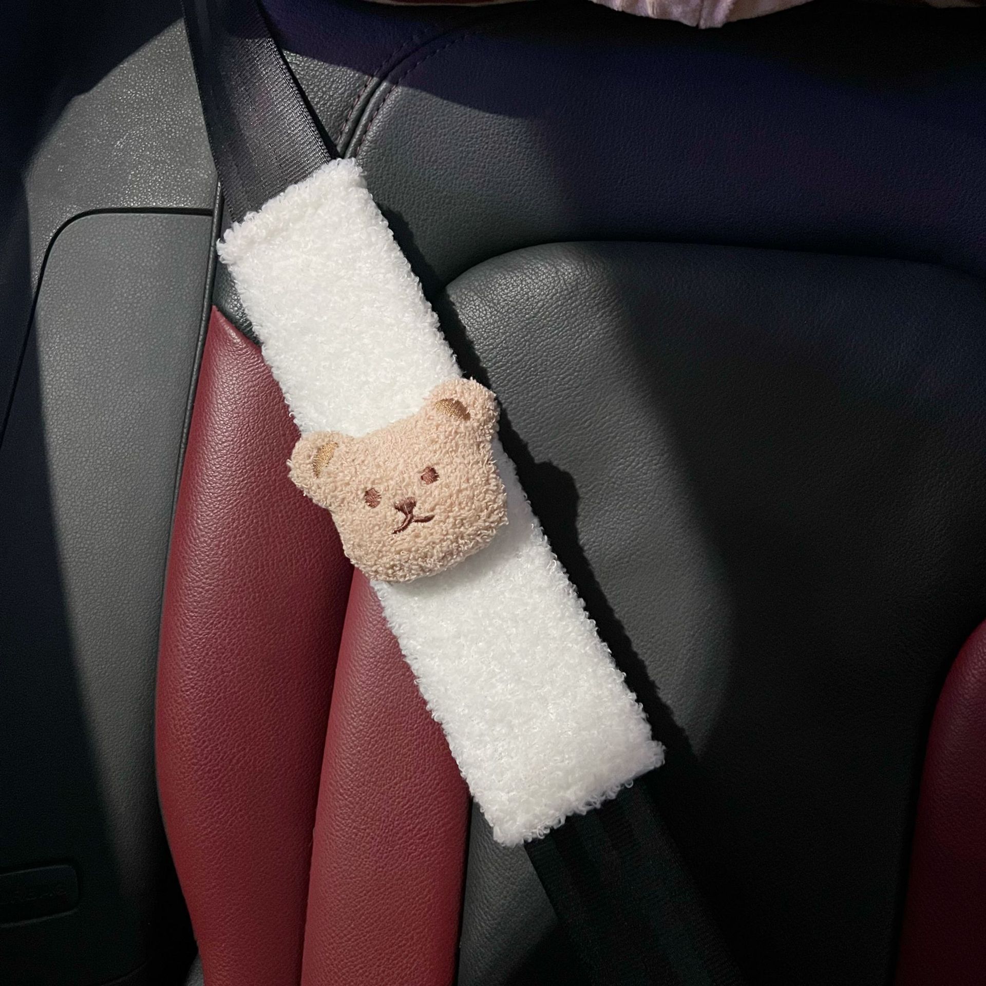 Cartoon Bear Shoulder Sleeve Protective Cover Baby Car Anti-Strangulation Seat Belt