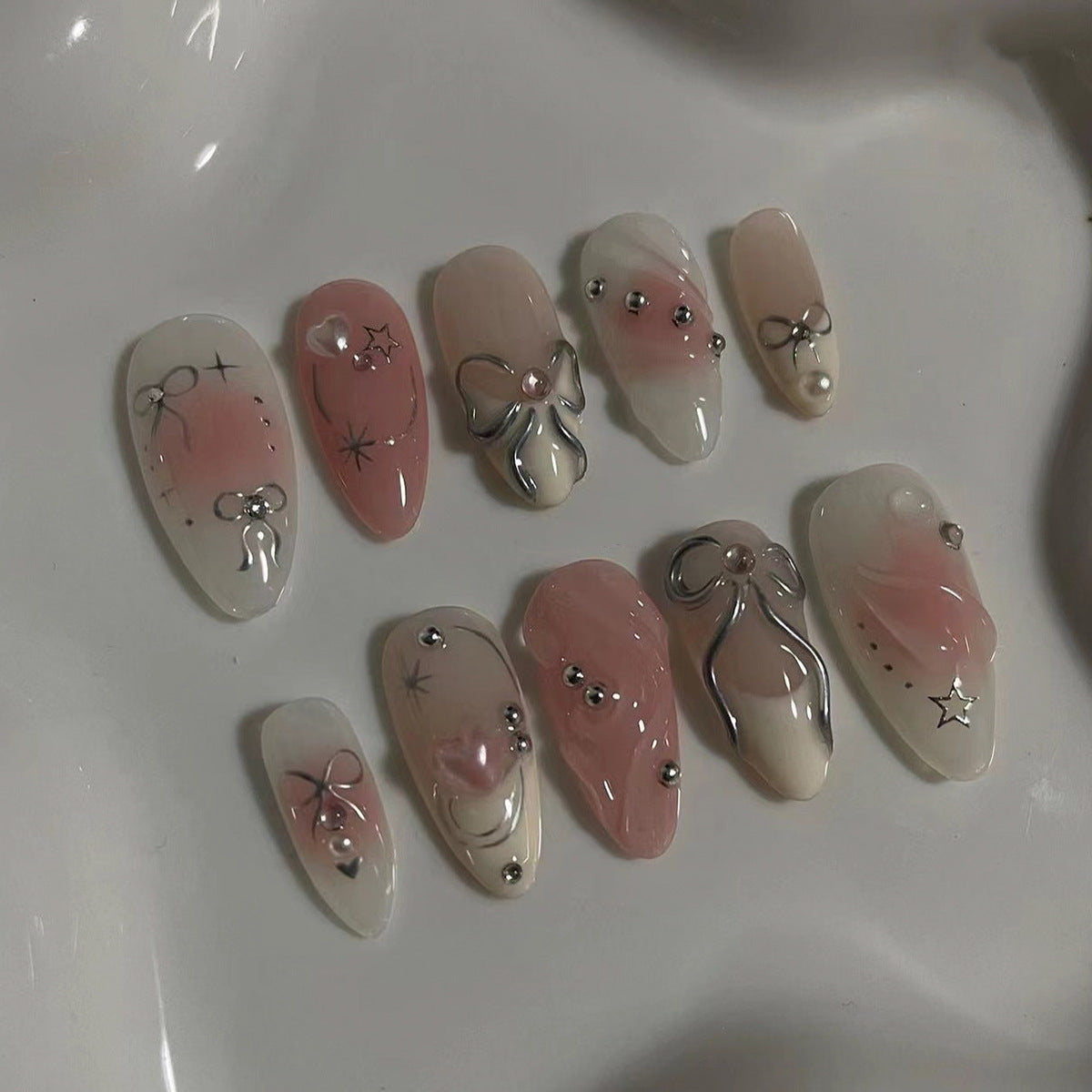 24-Piece 3D Bow Manicure 3D Handmade Nail Tip