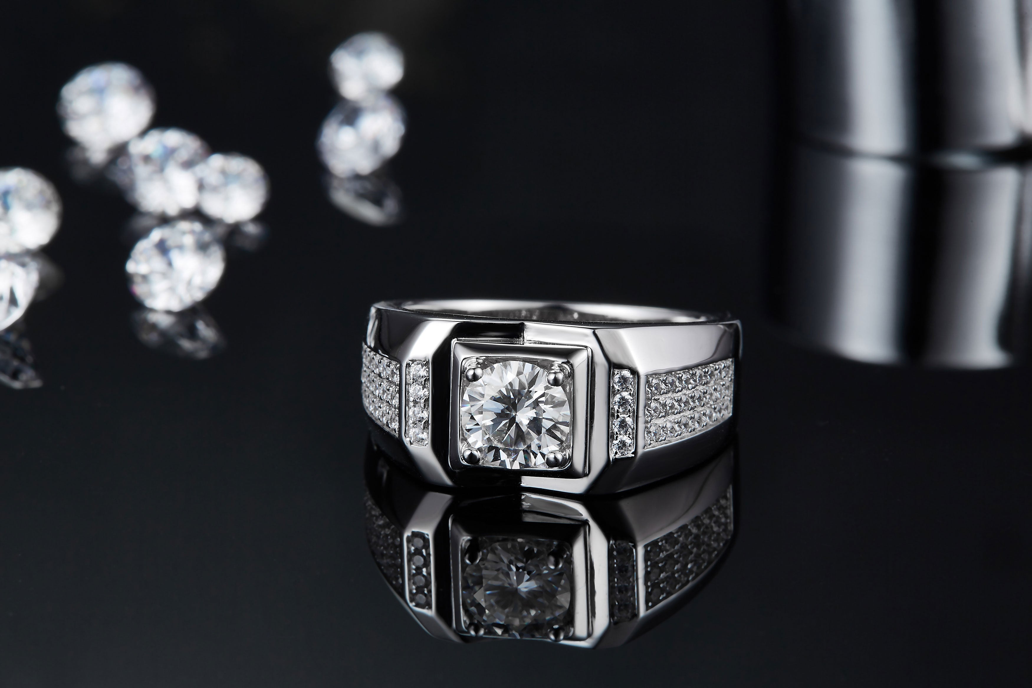 Men's 1-Carat Luxury And Fashionable Light Luxury Jewelry Silver Ring Set With Top-Quality Moissanite, S925 Silver-Plated Platinum