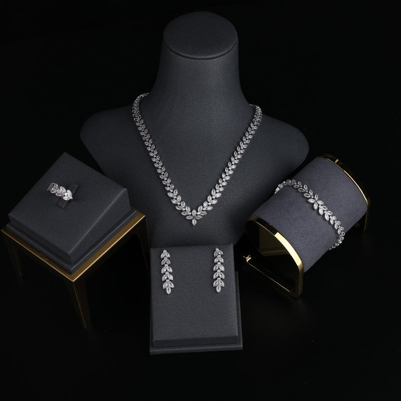 Zircon 4-Piece Set Lucky Dinner Ceremony Wedding Accessories