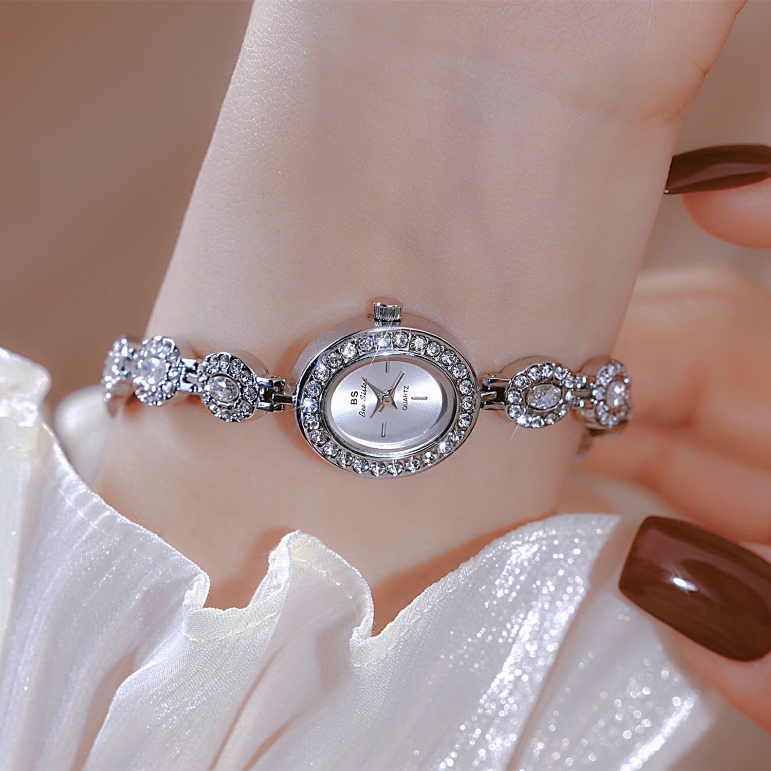 Mid-Ancient Fashion Oval Colored Gems Rainbow Light Luxury Watch