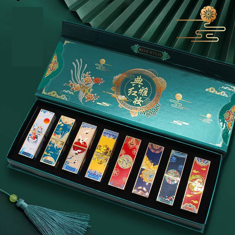 Beautiful and Elegant Red Makeup Chinese Style Carved Lipstick Suit