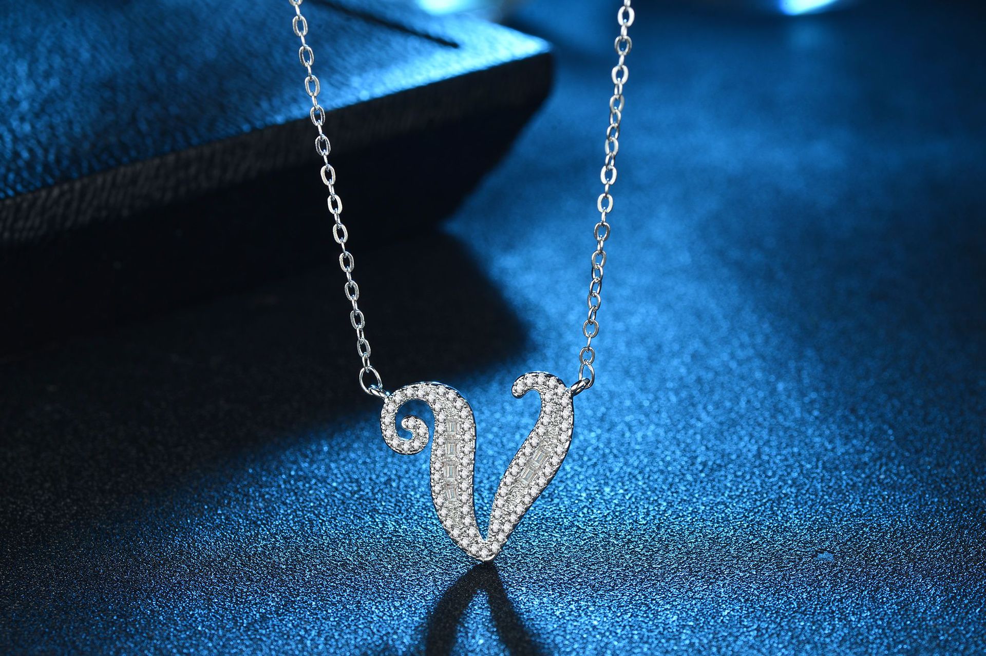 English Letter Super Flash Zircon Necklace