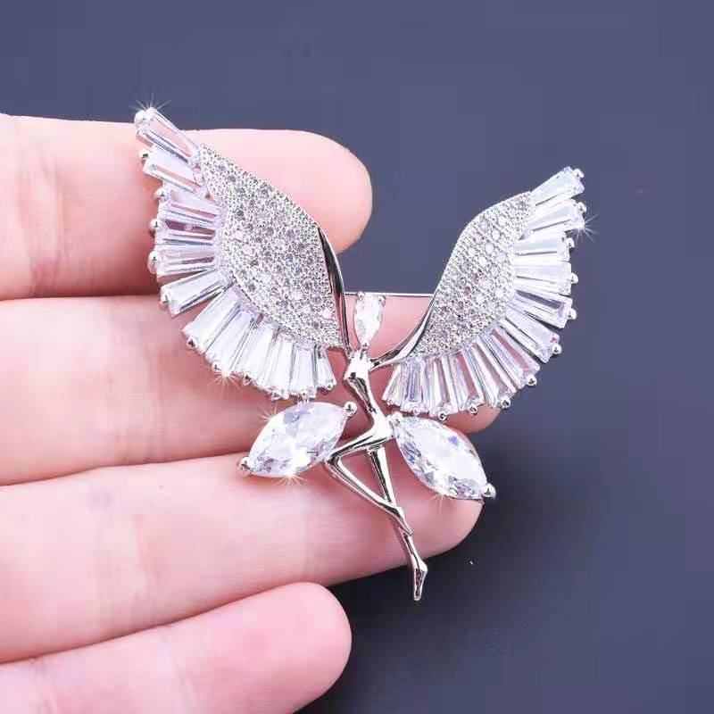 Luxury High-End Angel Flying Brooch Coat Clothing