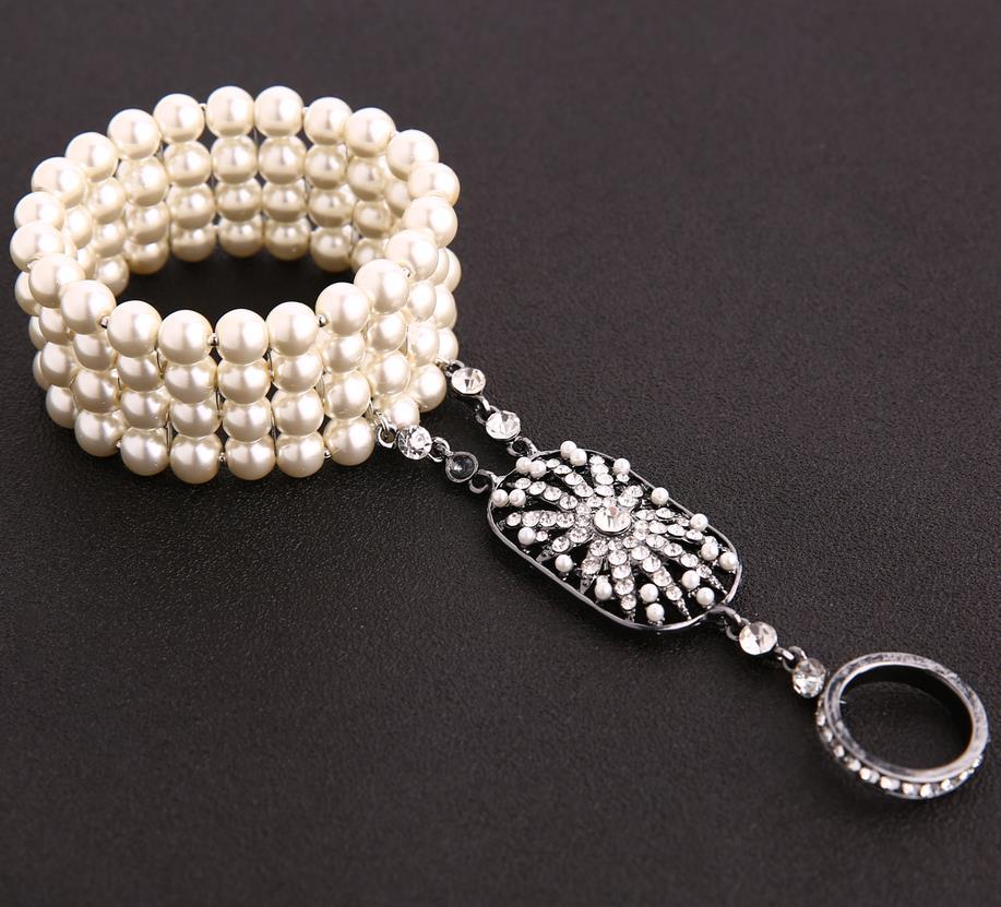 Amazing Gatsby Same Glass Pearl Bracelet