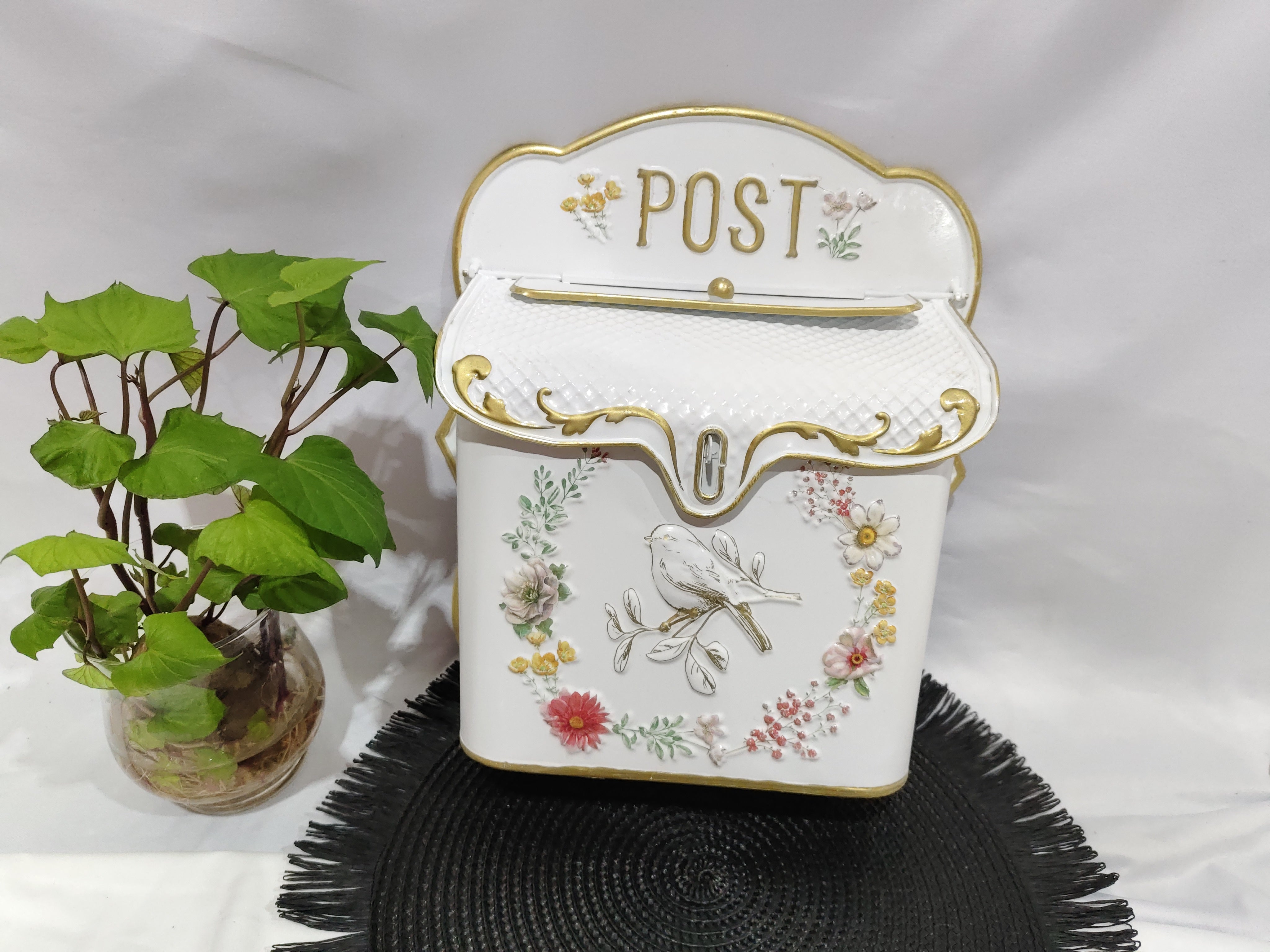 European-style Flower And Bird Mailbox Three-Dimensional Relief Delivery Box