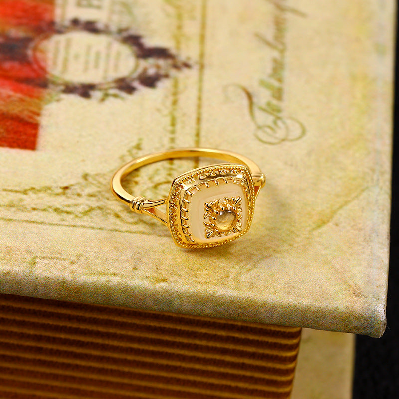Palace Style Elegant Cut Flower Ring