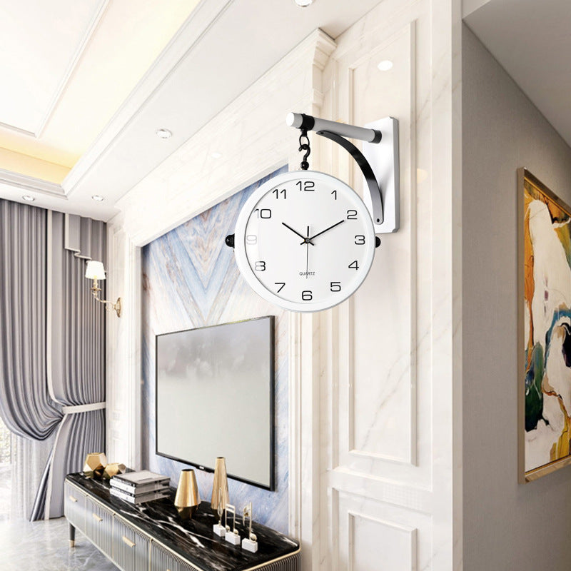 Household Quartz Fashionable Wall Clock Is Light And Luxurious