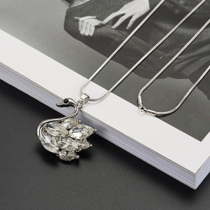 Swan Sweater Chain