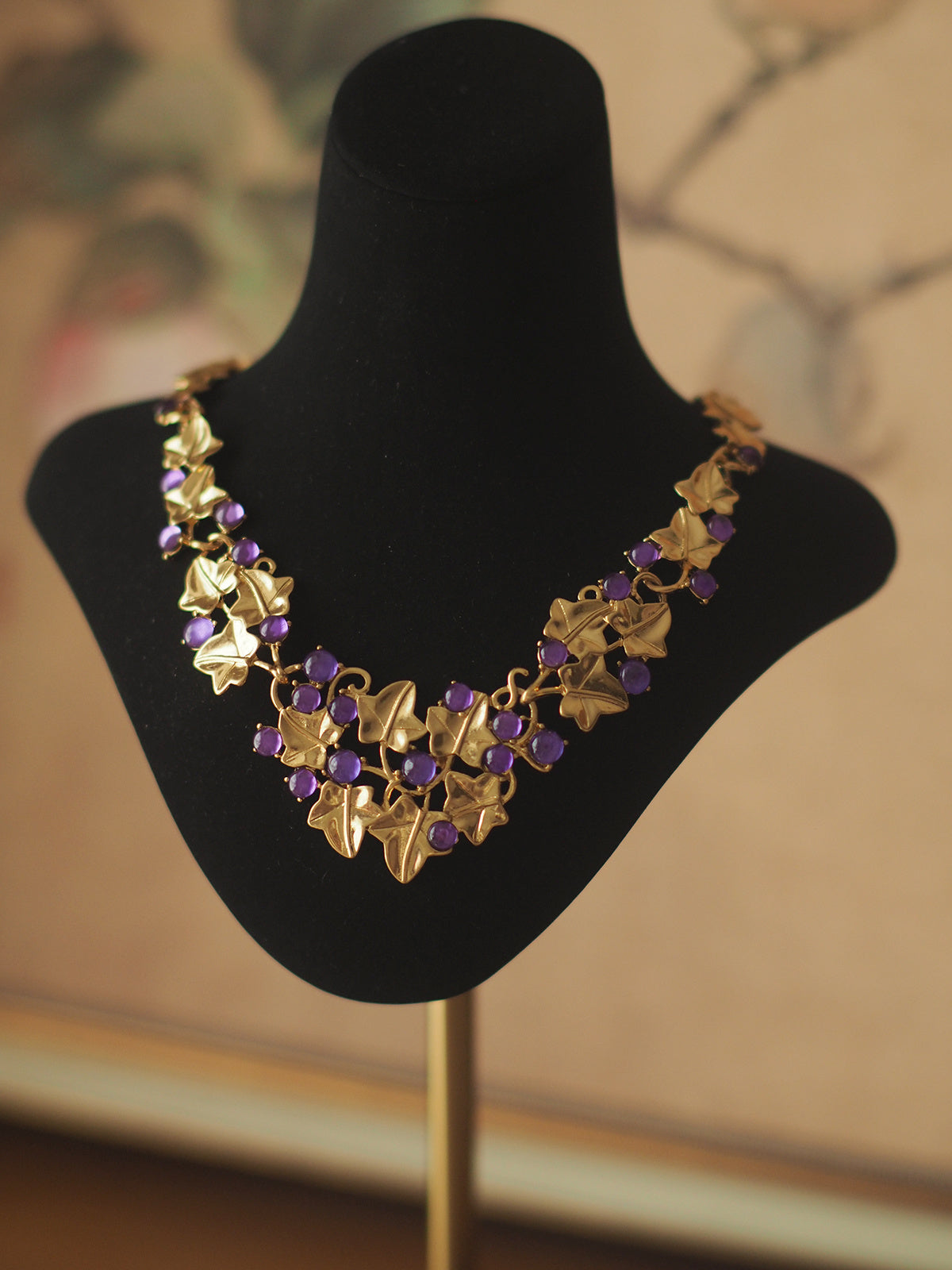 Vintage Grape Matte Niche Vintage Gemstone Necklace