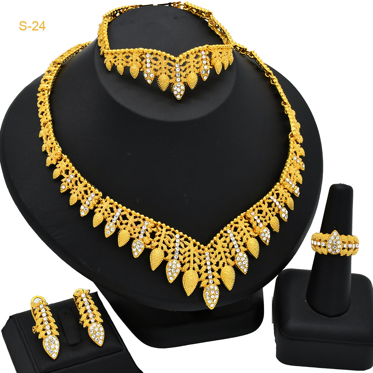 Women's Saudi Bridal Necklace Bracelet Earrings Four-Piece Ring Set