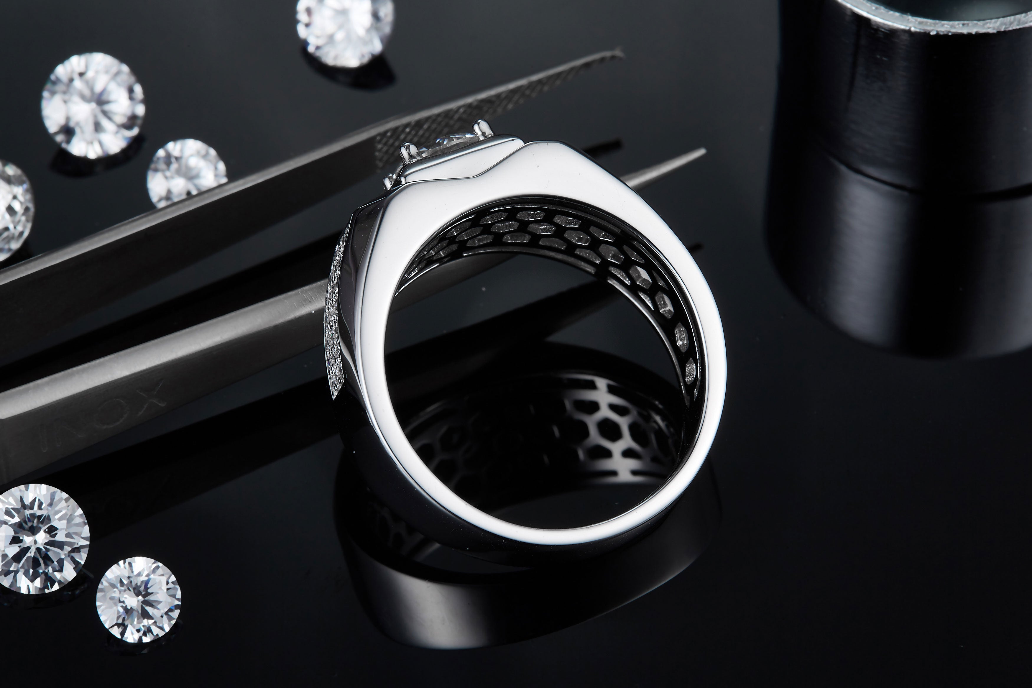 Men's 1-Carat Luxury And Fashionable Light Luxury Jewelry Silver Ring Set With Top-Quality Moissanite, S925 Silver-Plated Platinum