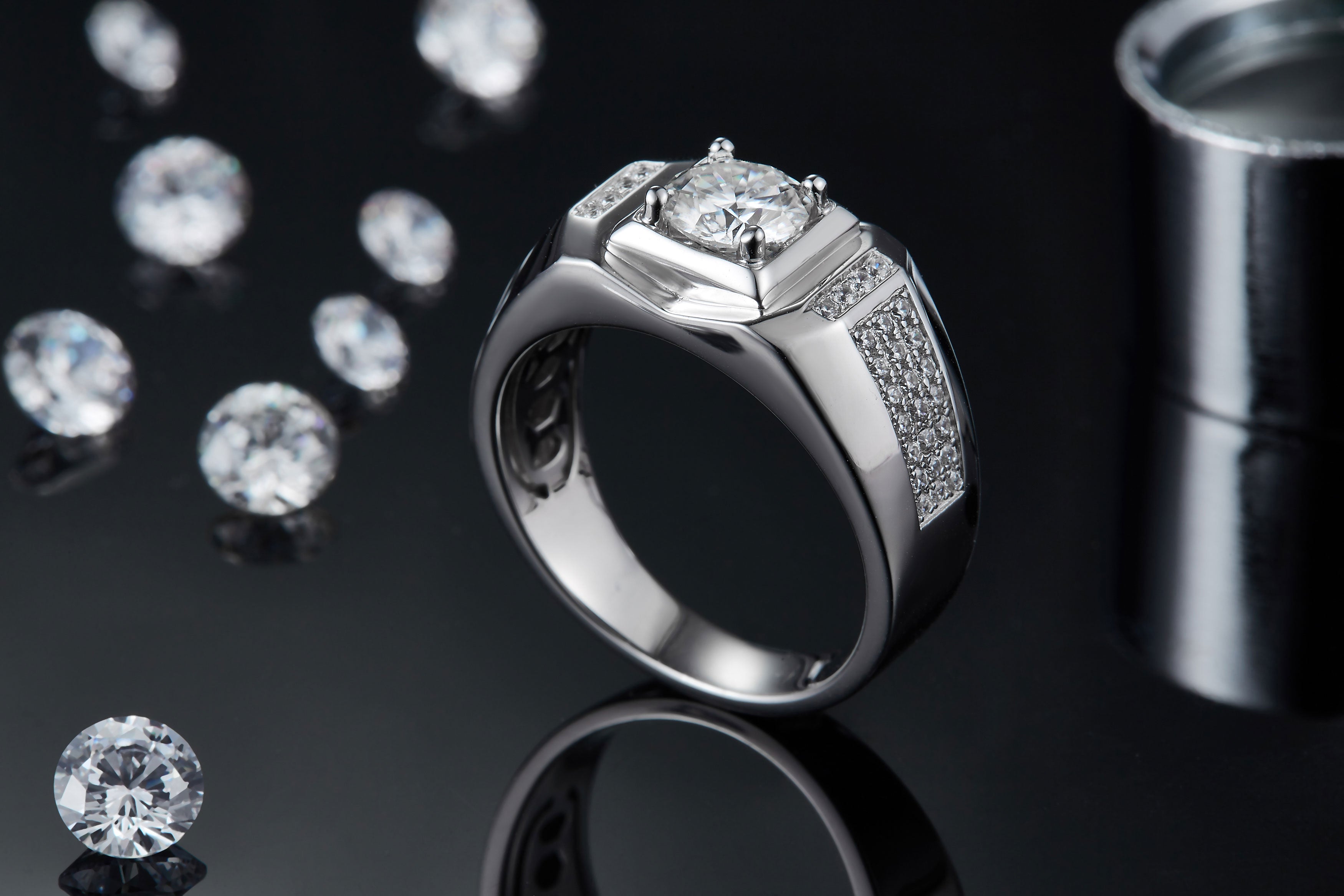 Men's 1-Carat Luxury And Fashionable Light Luxury Jewelry Silver Ring Set With Top-Quality Moissanite, S925 Silver-Plated Platinum