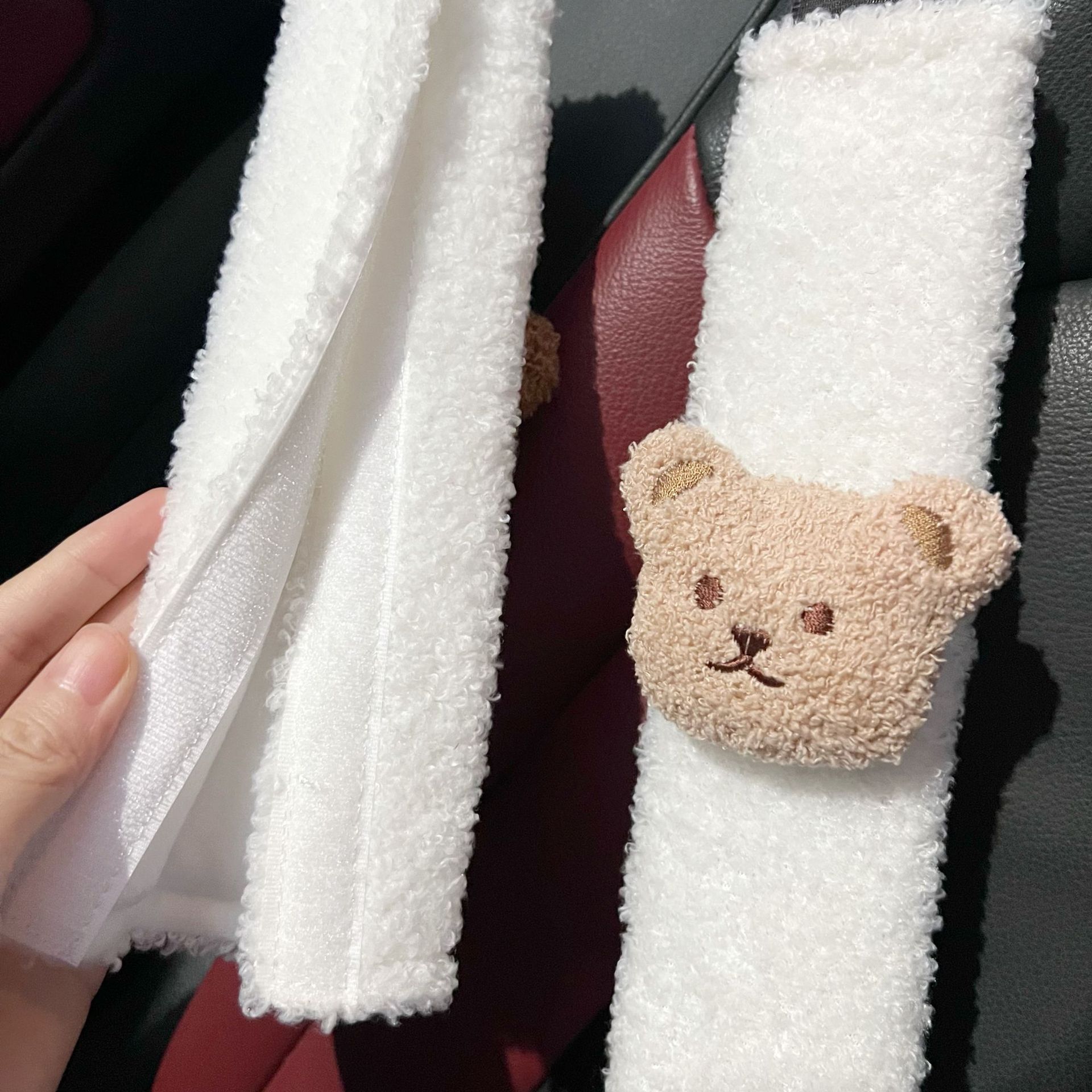 Cartoon Bear Shoulder Sleeve Protective Cover Baby Car Anti-Strangulation Seat Belt