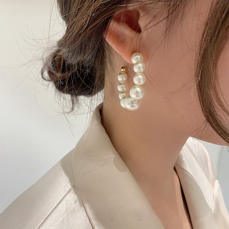 Women's Exaggerated Pearl Hoop Earrings