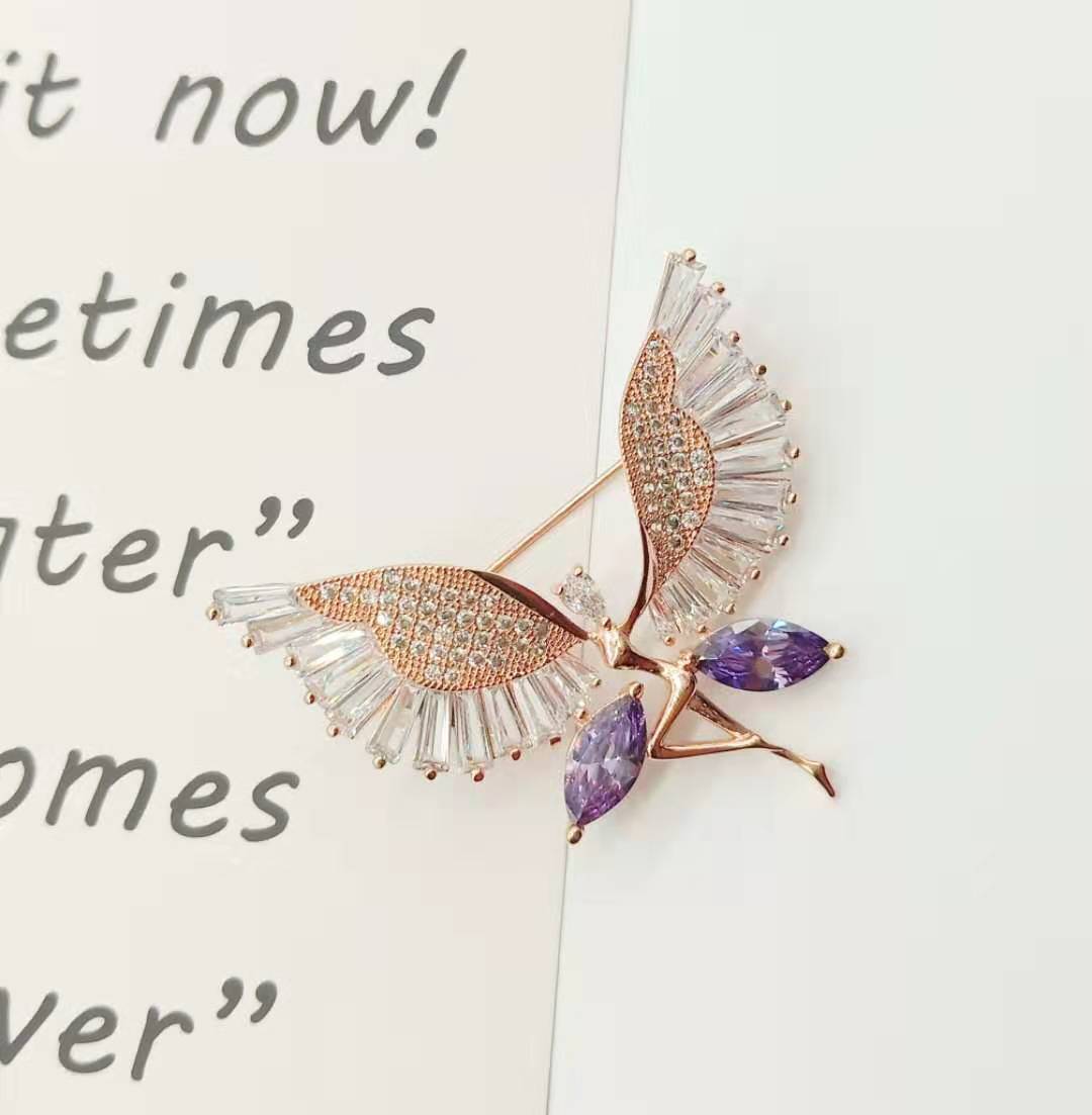 Luxury High-End Angel Flying Brooch Coat Clothing