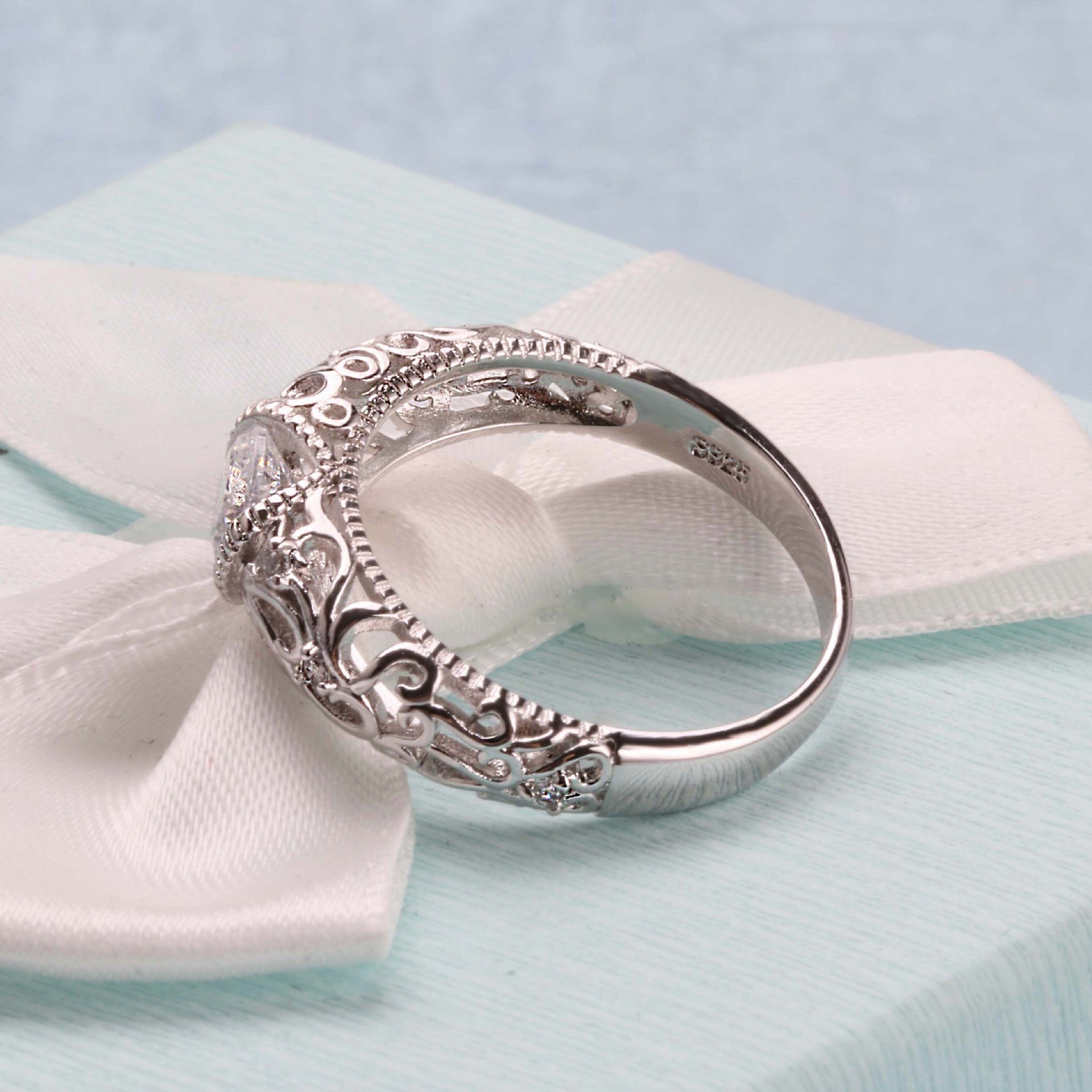 Platinum White Gold Zircon Ring