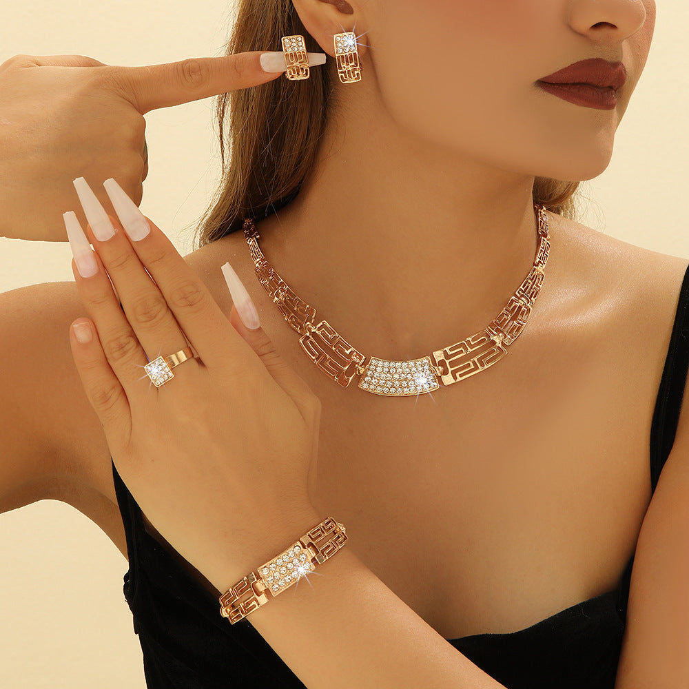 Women's Affordable Luxury Fashion Alloy Jewelry Set